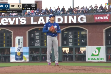 La prise automatique incroyablement évidente de Luis Arraez permet à Ohtani de lancer sa balle rapide la plus lente de la soirée en plein milieu.