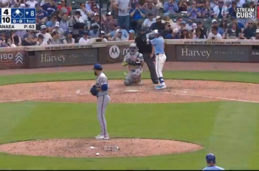 Ian Happ marque deux autres points pour les Cubs avec un circuit au 8e