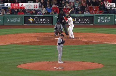 Les Yankees balayent les Red Sox en trois matchs alors que David Bednar assure l'arrêt en faisant échouer Willson Contreras et en passant 1-2-3 au 9e.