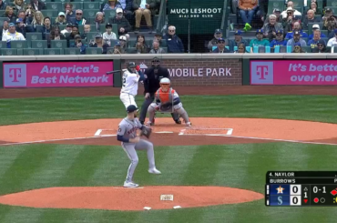 (Point culminant) Les Mariners cherchent à balayer les Astros à domicile. Josh Naylor ouvre le score avec un circuit de 3 points au 1er !