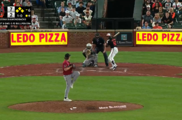 Les Diamondbacks menaient 7-1. L'enclos des releveurs de l'Arizona cherche à s'étouffer une fois de plus alors que Jeremiah Jackson frappe un grand chelem en fin de 6e ! C'est maintenant un jeu en un seul tour.