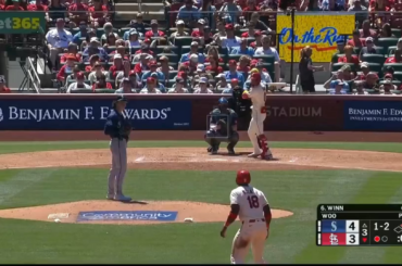 Les Cardinals ont marqué 7 points contre Bryan Woo après un bas de 4 points du 3e couronné par un circuit de 2 points de Pedro Pages (réaction WTF de Woo incluse)