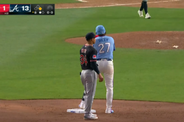 (Point culminant) Austin Riley frappe le 19e coup sûr des Braves pour porter le score à 13-1