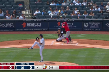 Oswald Peraza fait un circuit pour lancer le score pour les Angels contre les Yankees