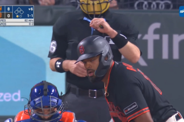 (Point culminant) Un fan des Giants capté par le micro de SNY : "Allez Giants ! Les billets ne sont pas bon marché ! Allons-y, donnez-nous quelque chose à regarder !"