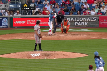 Avec le match en jeu, Willy Adames n'atteint pas la deuxième place, mais élimine le coureur en premier pour amener le match au 11e.