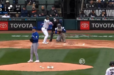 (Point culminant) Munetaka Murakami conduit lors du premier run des White Sox sur un sac-fly