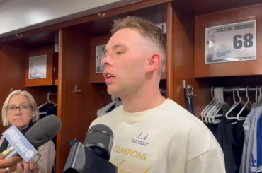 Dalton Rushing qualifie les frappeurs des Rocheuses de « louches » pour avoir sauté sur les premiers lancers hier