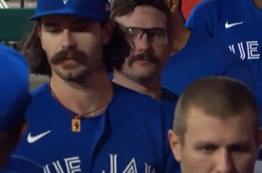 Dylan Cease laisse Davis Schneider suspendu mais Lenyn Sosa vient à son secours