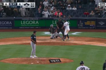 (Point culminant) Giancarlo Stanton donne l'avantage aux Yankees avec un simple de 2 points