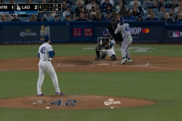 (Point culminant) Shohei Ohtani retire Bo Bichette sur des prises pour compléter 6 manches de travail, n'accordant que 2 coups sûrs et 1 point !