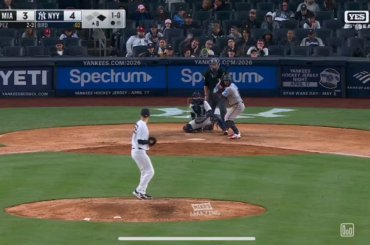 Les fans des Yankees scandant "F*ck Juan Soto" à la 8e manche avant de perdre le match