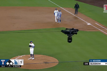 (Point culminant) Corey Seager n'a laissé AUCUN DOUTE à propos de celui-ci ! Son 2ème home run en tant que joueur visiteur au Dodger Stadium !