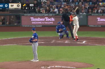 (Point culminant) Patrick Bailey frappe un HR de 3 points pour briser l'égalité sans but et donner une avance de 3-0 aux Giants au 7e.