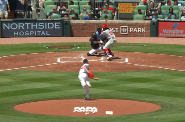 (Point culminant) Chris Sale attrape un comebacker de Felix Reyes