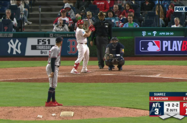 (Point culminant) Robert Suarez réalise son premier arrêt de la saison alors que les Braves continuent d'être la seule équipe de baseball à n'avoir pas encore perdu une série