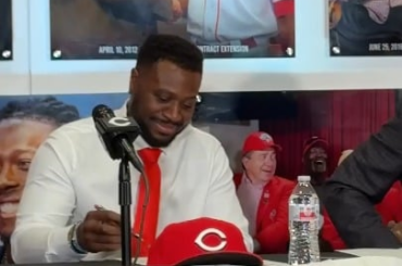 (Reds) Brandon Phillips est officiellement un Red 4 Life ❤️