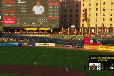 Ketel Marte marque sur le tout premier lancer du match ! Les Diamondbacks mènent déjà 1-0 contre Baltimore.