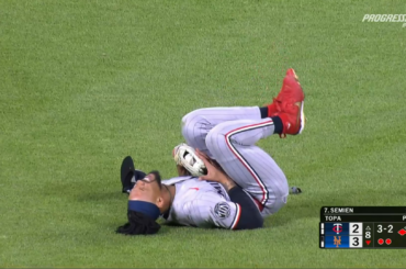 (Point culminant) Byron Buxton réalise un superbe plongeon tête première pour voler Marcus Semien