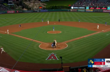 Louie Varland nettoie le gâchis de Jeff Hoffman pour obtenir un arrêt après avoir amené Nolan Schanuel au sol pour un double jeu de fin de match