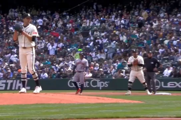 (Point culminant) Josh Naylor élimine Altuve et le fait éliminer en premier