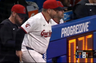 Les fidèles des Guardians ovationnent Parker Messick après avoir presque parcouru la distance