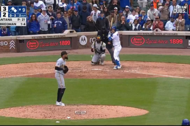 (Point culminant) Jusqu'à leur frappe finale, les louveteaux égalisent le match sur un simple RBI d'Alex Bregman !