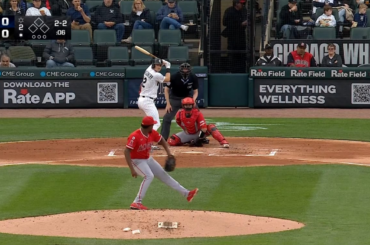 (Point culminant) Colson Montgomery va dans la cour pour commencer la soirée pour les White Sox ! C'est le premier point abandonné de José Soriano en 25 2/3 de manches.