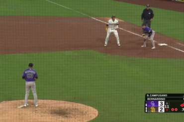 Luis Campusano réalise un doublé RBI égalisant avec 2 retraits au 11e après être entré dans le match en tant que receveur au 10e
