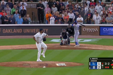 (Point culminant) Kenley Jansen réalise son 479e arrêt, ce qui le place à la 3e place de tous les temps au classement des arrêts en carrière !