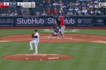 Mike Trout réussit son cinquième circuit de l'année et les Angels sont sur le tableau !