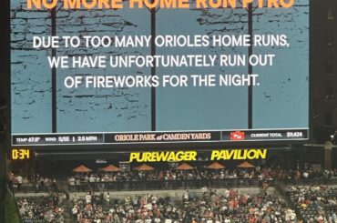 (Orioles) En raison de trop de circuits, nous n'avons malheureusement plus de feux d'artifice pour la nuit