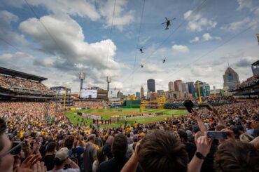 Journée d'ouverture à Pittsburgh (OC)