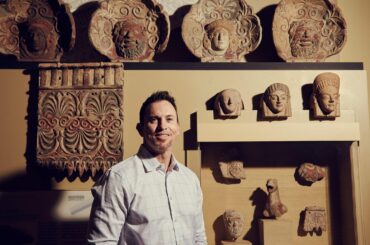 L'ancien joueur de la MLB Brad Lidge, qui a lancé le dernier lancer pour remporter les Phillies de Philadelphie lors des World Series 2008, est maintenant un archéologue qui étudie la civilisation étrusque. Il rejoint le conseil consultatif du Penn Museum, qualifiant cela de « bouclage de la boucle ».