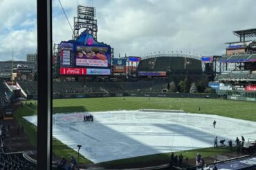 (Dechert) Mise à jour de Coors Field.