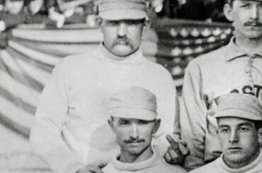 Ce jour-là en 1886, le lanceur de Boston Old Hoss Radbourn a été photographié en train de faire un doigt d'honneur. C'est la plus ancienne photographie connue du geste