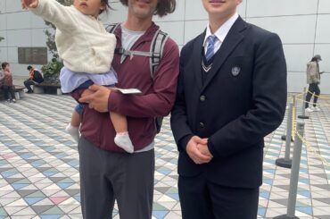 J'ai aidé une famille avec un enfant de 2 ans à profiter de son premier match de baseball au Japon