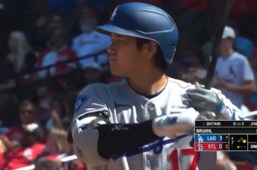 AVERTISSEMENT GRAPHIQUE : Ohtani touché par un lancer