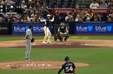 (Point culminant) Jordan Hicks élimine Bryce Johnson et les White Sox ont gagné 4 fois de suite. Ils remportent le premier match à San Diego après une deuxième manche de 6 points.