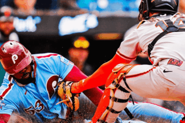 Les Phillies de Philadelphie sont la première équipe depuis les Pirates en 2004 à enregistrer deux victoires dans la même journée.