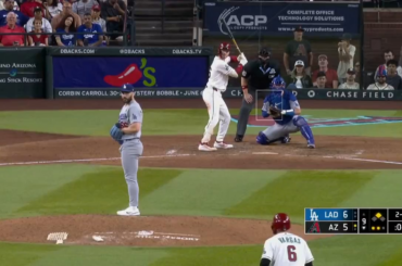 (Point culminant) Tanner Scott remporte l'arrêt et rebondit après sa dernière sortie lorsqu'il a raté l'arrêt des Phillies qui a conduit à des menaces de mort contre sa famille.