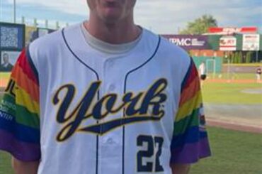 Jacob Teter, joueur de premier but des York Revs, explique pourquoi il est venu à la Pride Night