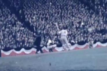 Je collectionne et numérise des films amateurs vintage. Ce clip montre Stan Musial lors des World Series de 1946 frappant un triple de Dave Ferriss.