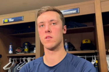 Jacob Misiorowski tire sa casquette de Mauricio Dubon et des Braves. "Mec a fait un bon swing et il a gagné. Fin de l'histoire."